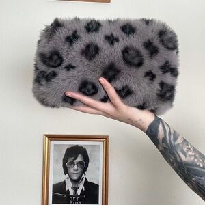 Gray Black Faux Fur Leopard Print Purse Clutch Luxury Fashion Monogram, D-rings